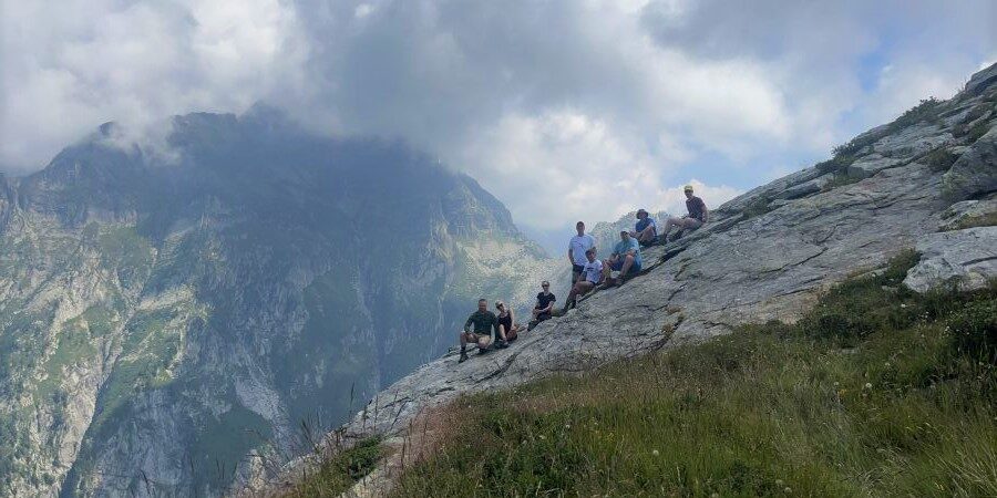 Teise matkapäeva puhke- ja pildistamishetk. Taamal paistmas läbipääs, kuhu leotud tundide pärast jõudsime.